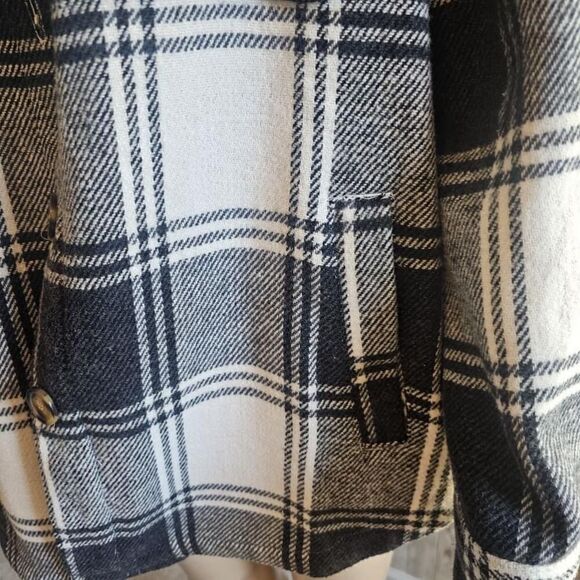 Member's Mark Women's Relaxed Fit Button Front Plaid Shacket Black And White M - Picture 4 of 9